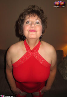Mature Busty Red Hot Body Curves