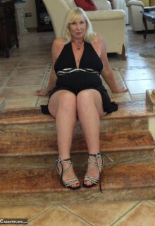 Posh Frocks In The Lounge Pt1